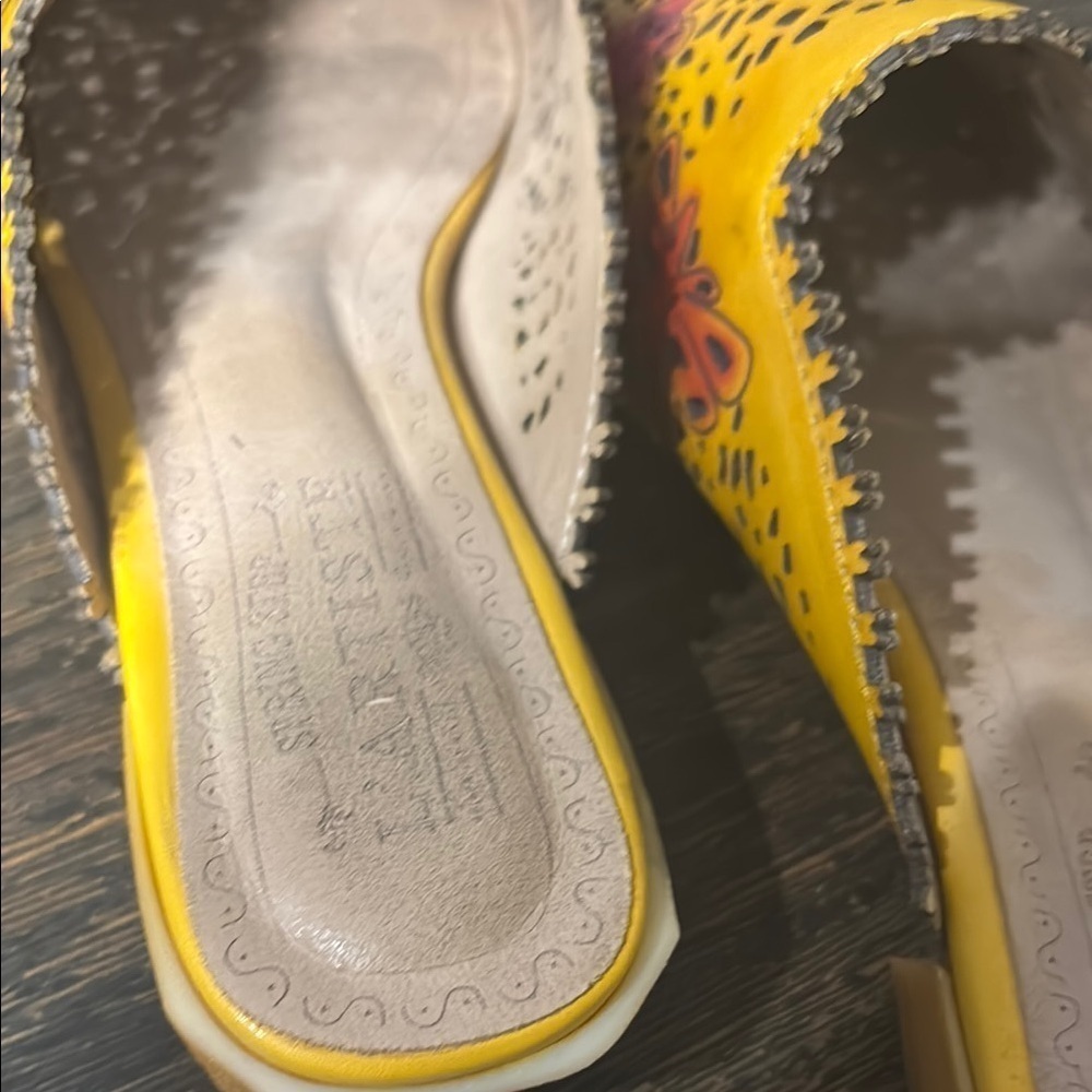 Colorful Women's Slip-On Shoes - Picture 2 of 5